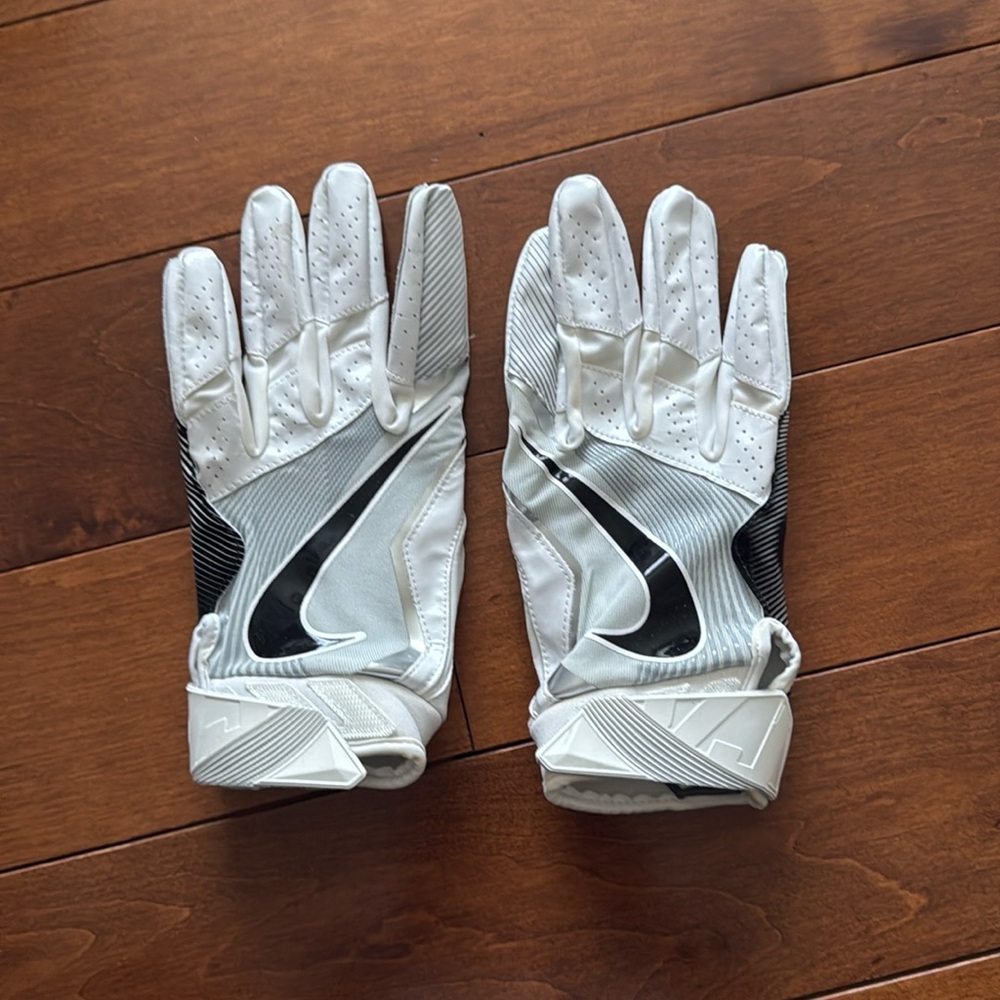 Football gloves